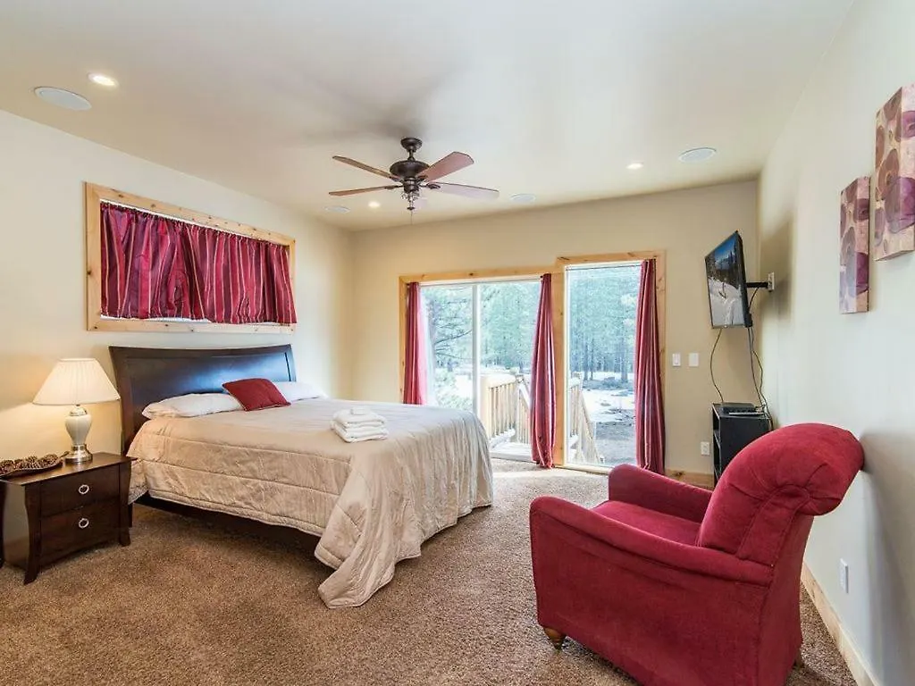 Luxurious Pioneer Lodge South Lake Tahoe
